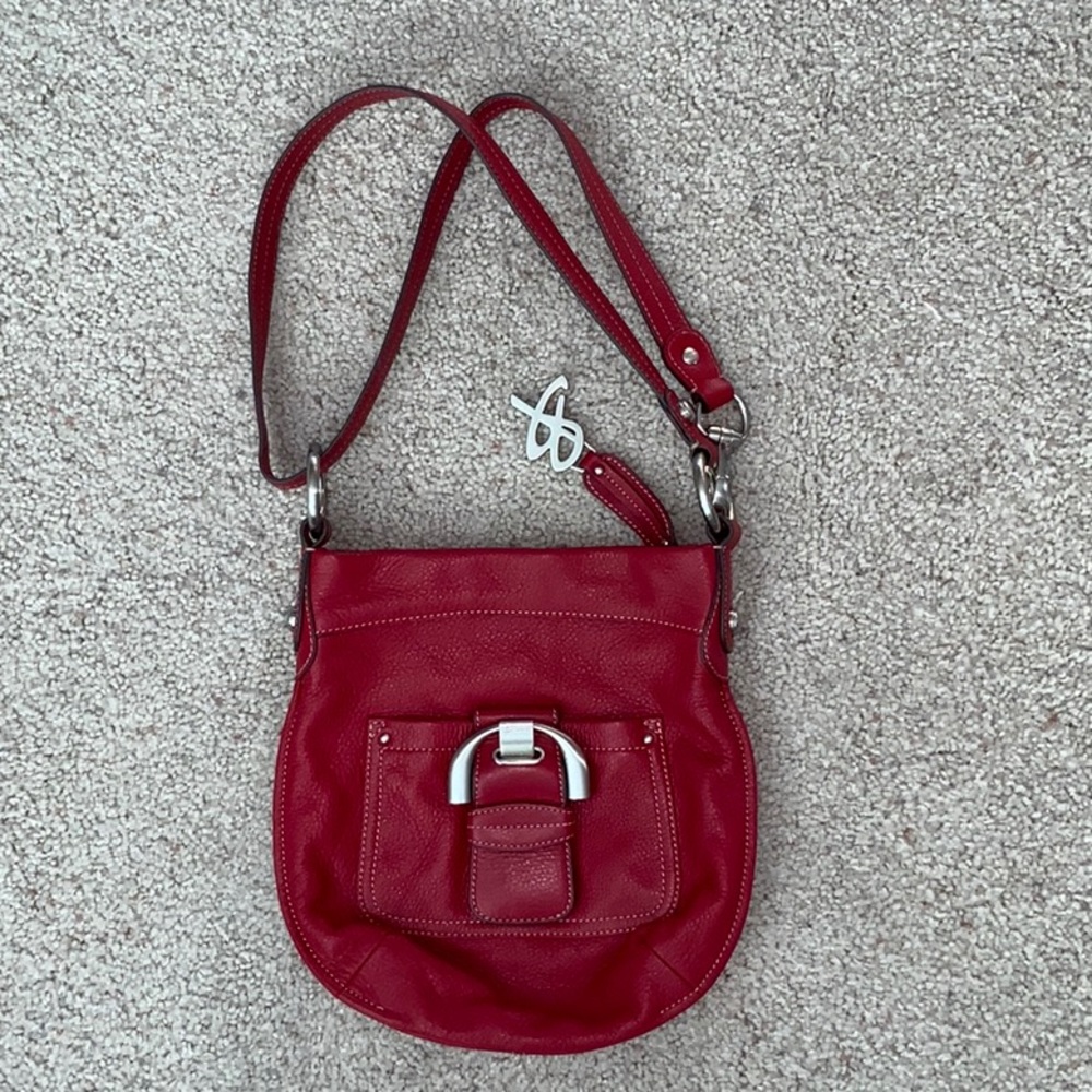 B. Makowski red pebble leather shoulder/crossbody bag